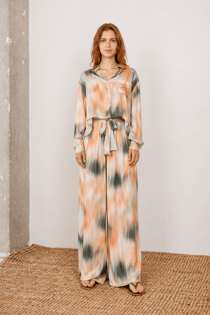 Printed Cropped Ecovero Viscose Oversized Shirt in seasonal print with relaxed oversized fit.