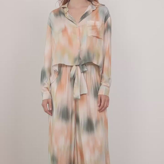Printed Cropped Ecovero Viscose Oversized Shirt worn by a model, displaying a stylish and fluid design in seasonal colors.